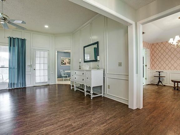 3rd image of 2511 Shadow Lane Dr