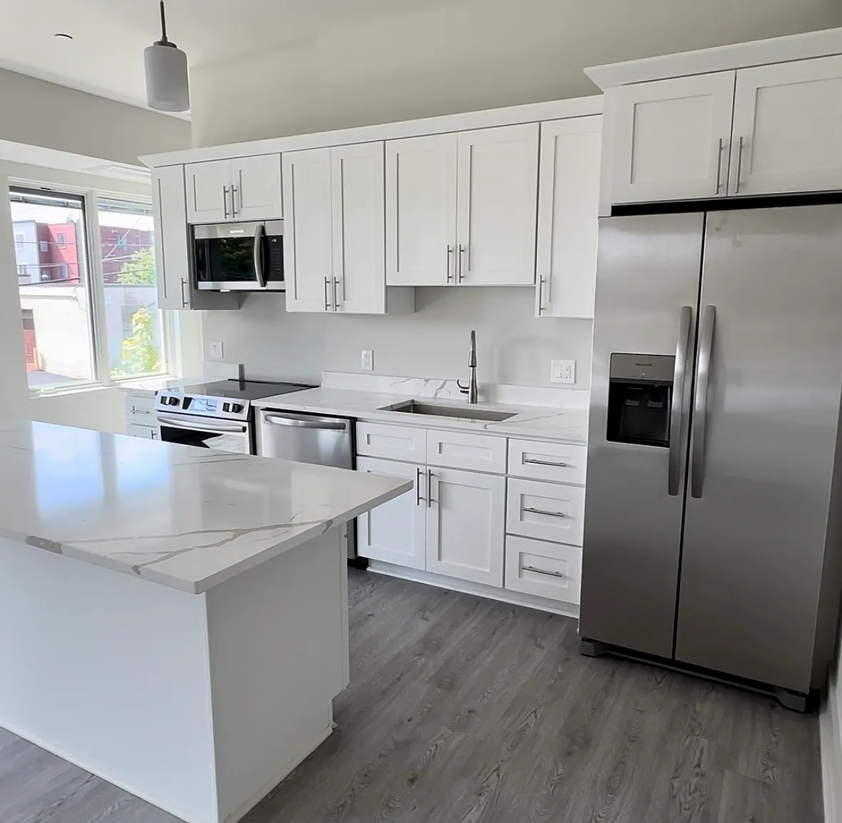 1 bed, 761 sqft, $2,100 — Photo 1