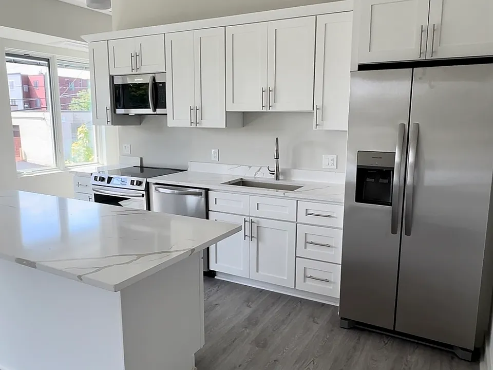 471 Washington St #301