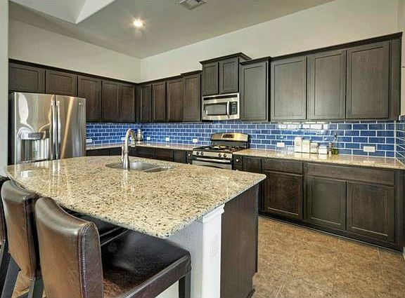 3rd image of 2909 Castellan Ln