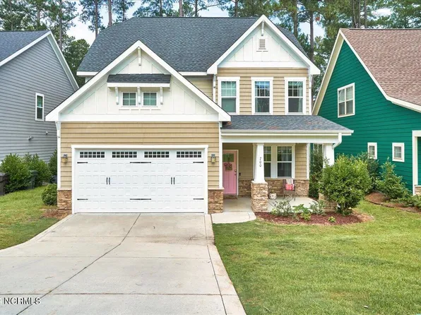 700 Legacy Lakes Way, Aberdeen, NC 28315