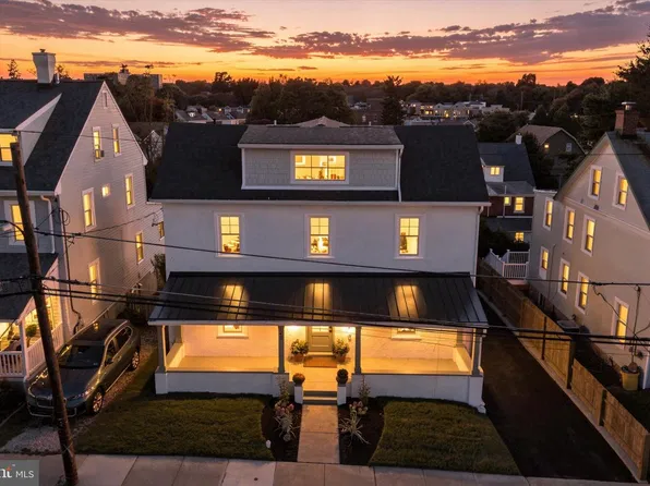 28 S Warner Ave, Bryn Mawr, PA 19010