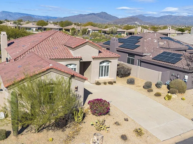 9514 E Cavalry Dr — Photo 3