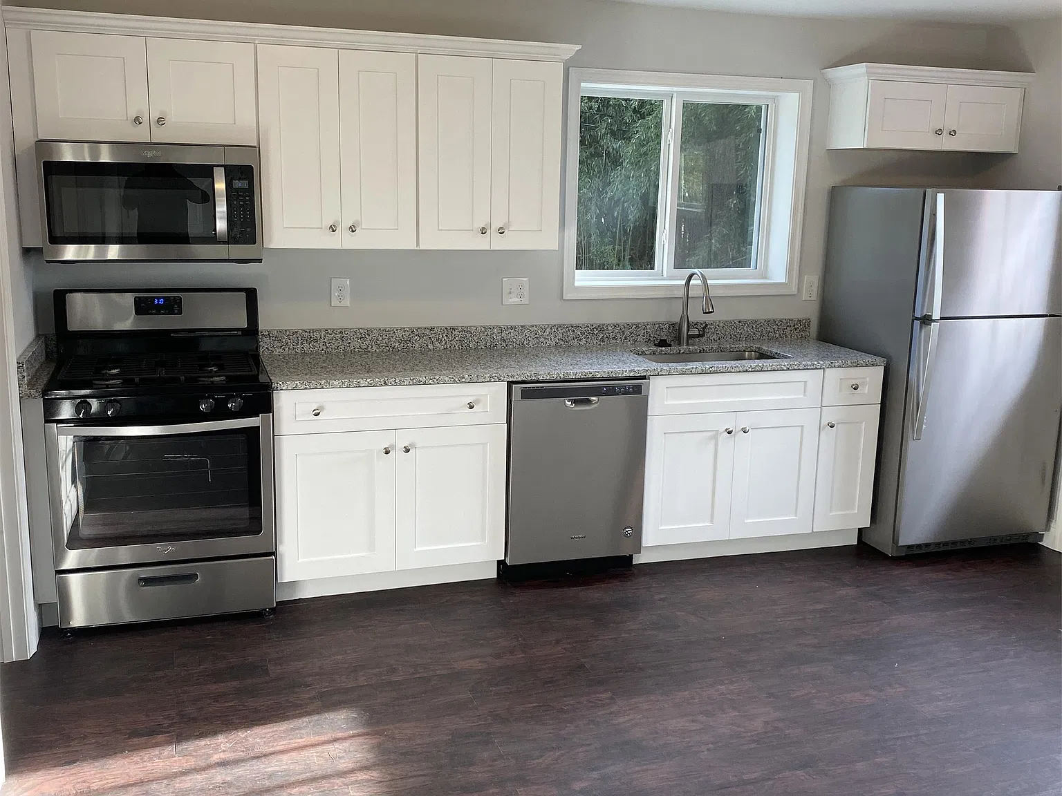 432 Elmwood Rd — Photo 2