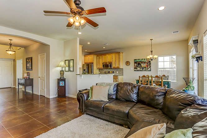 1st image of 262 Verano Dr