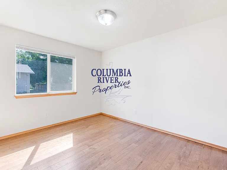 1495 N Goerig St #B — Photo 19