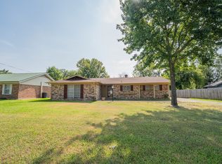 1104 Bowie St, Sulphur Springs, TX 75482