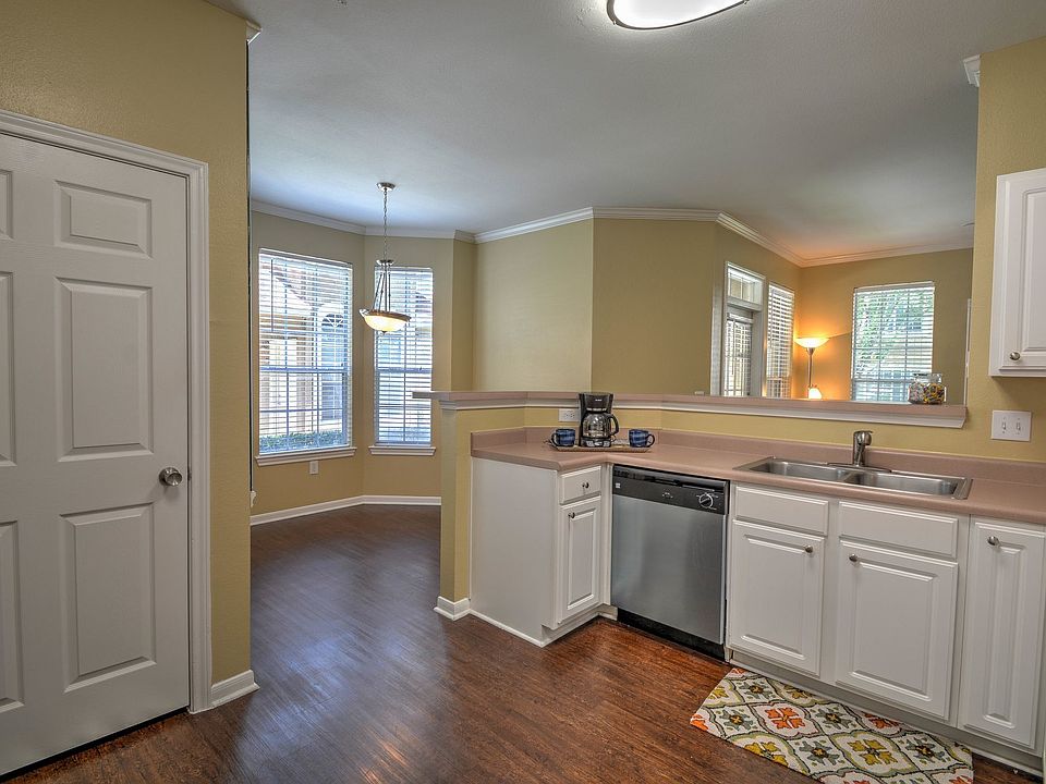 1st image of 1011 Wonder World Dr APT 708