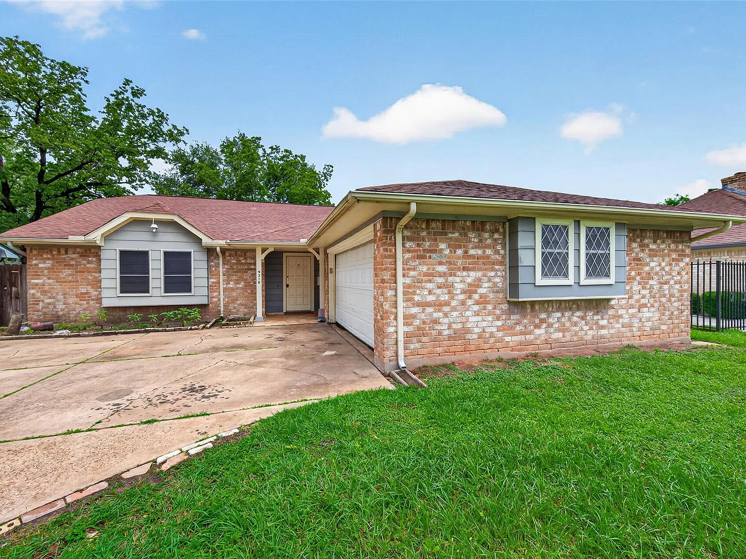 4 bed, 2.0 bath, 2004 sqft, $1,750 — Photo 3