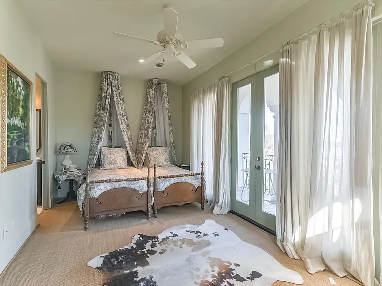 2712 Ferndale St — Photo 28