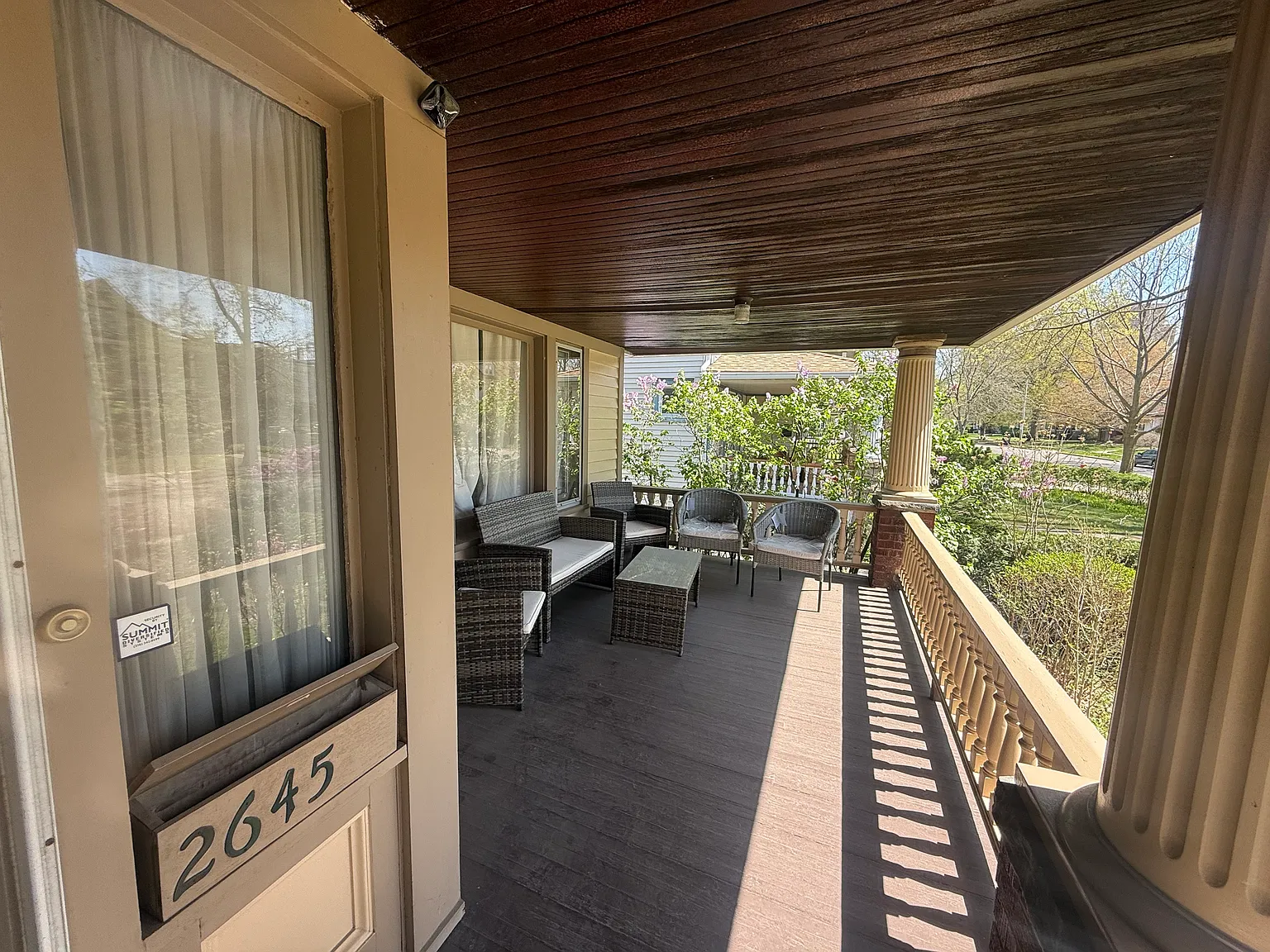 3 bed, 2000 sqft, $2,800 — Photo 2