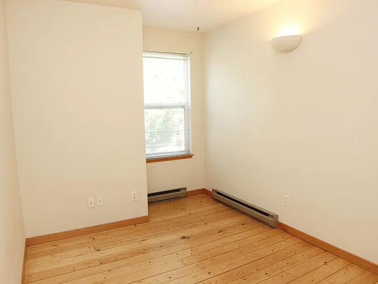 209 W Mulberry St — Photo 6
