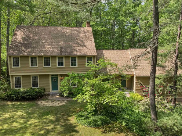 32 Holton Circle, Londonderry, NH 03053