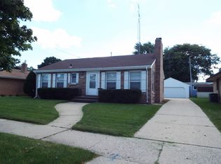 1815 80th St, Kenosha, WI 53143