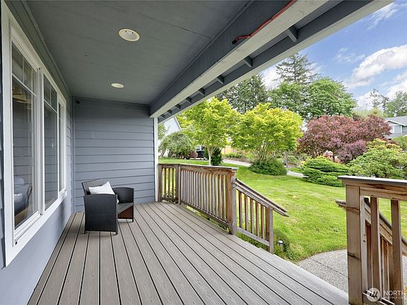 2nd image of 1392 Turquoise Court NE