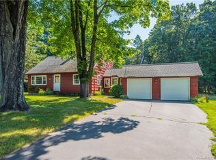 28 Sunnybrook Dr, Avon, CT 06001