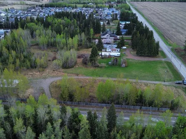 4515 62nd St, Rocky Mountain House, AB T4T 1G1