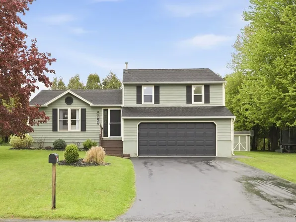 8168 Toscano Dr, Clay, NY 13041