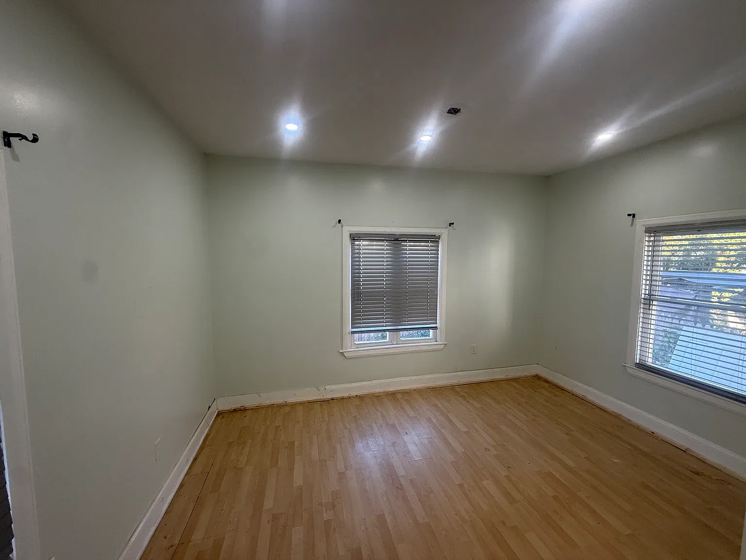 5 bed, 2.5 bath, 2295 sqft, $3,500 — Photo 3