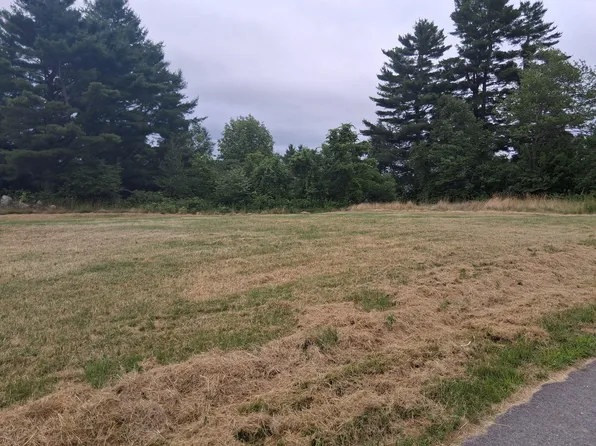 28 Fieldstone Drive, Oakland, ME 04963