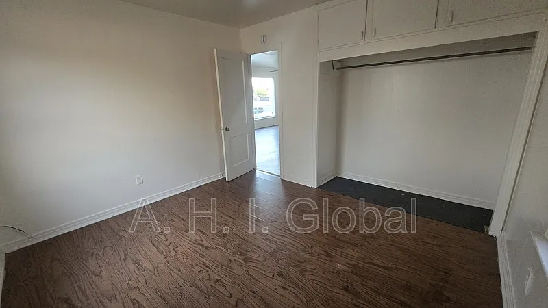 3 bed, 1.0 bath, 1000 sqft, $850 — Photo 3