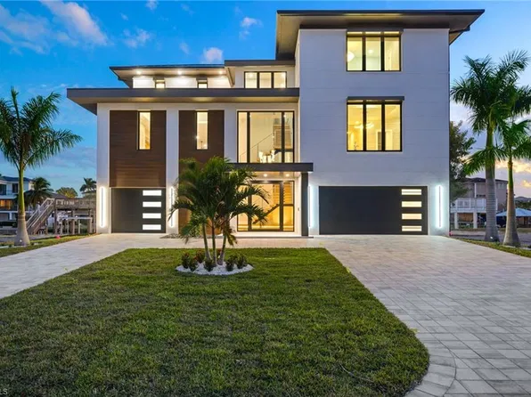 256 Trade Winds AVE, NAPLES, FL 34108