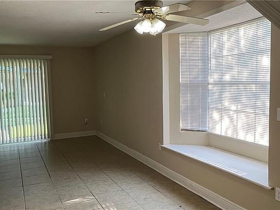 3rd image of 2011 Bayou Ln APT D