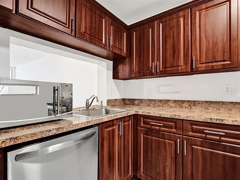 9440 Poinciana Pl #101 — Photo 4