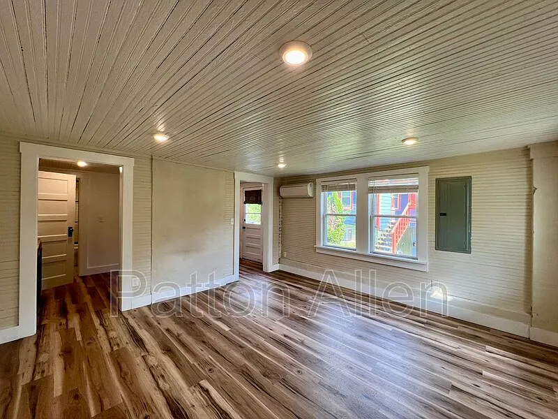 1 bed, 1.0 bath, $1,375 — Photo 4