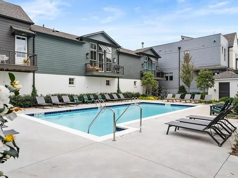 691 Fraser St SE — Photo 5