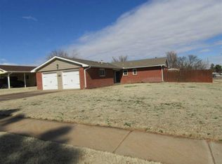 104 Ponderosa Dr, Woodward, OK 73801