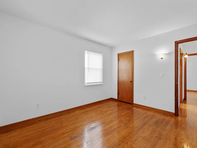 2883 Bremen St — Photo 17