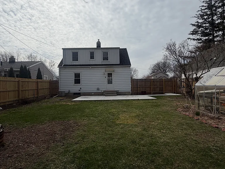 Askin St — Photo 2