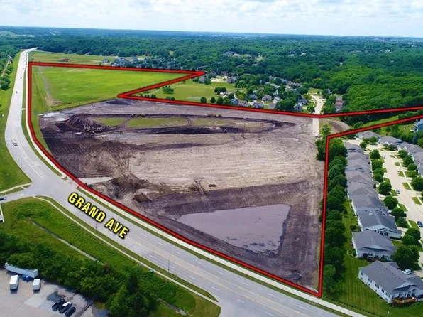 1253 S Cape Pt, West Des Moines, IA 50265