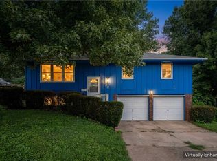 9812 Hillcrest Rd, Kansas City, MO 64137