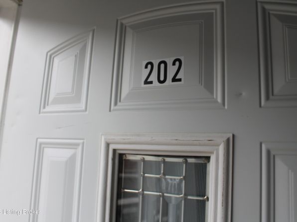 950 S Floyd St #202