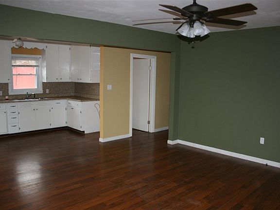 4th image of 919 Brookhaven Dr