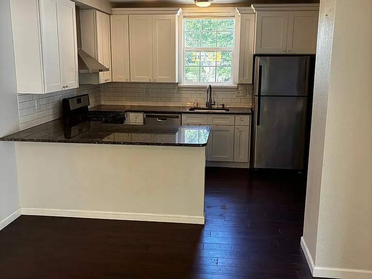 139 W Kirkham Ave — Photo 9