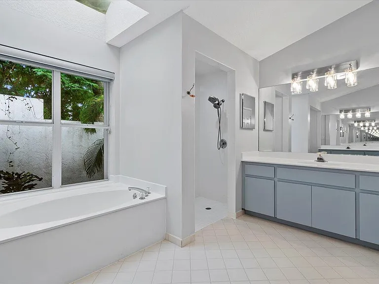 15575 Woodmar Ct — Photo 21