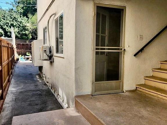 5th image of 12121 La Maida St