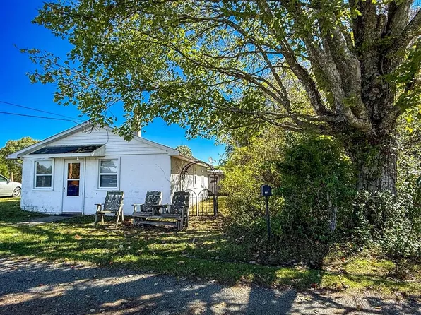 108 Backwoods Farm Ln, Fries, VA 24330