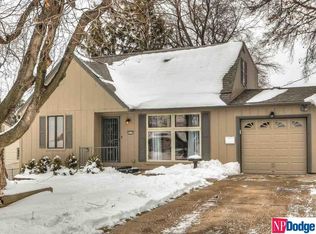 4512 Valley St, Omaha, NE 68106