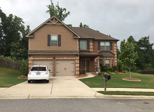 1st image of 4010 Lakewood Dr