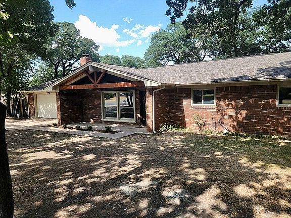 5th image of 2601 W Highland Dr