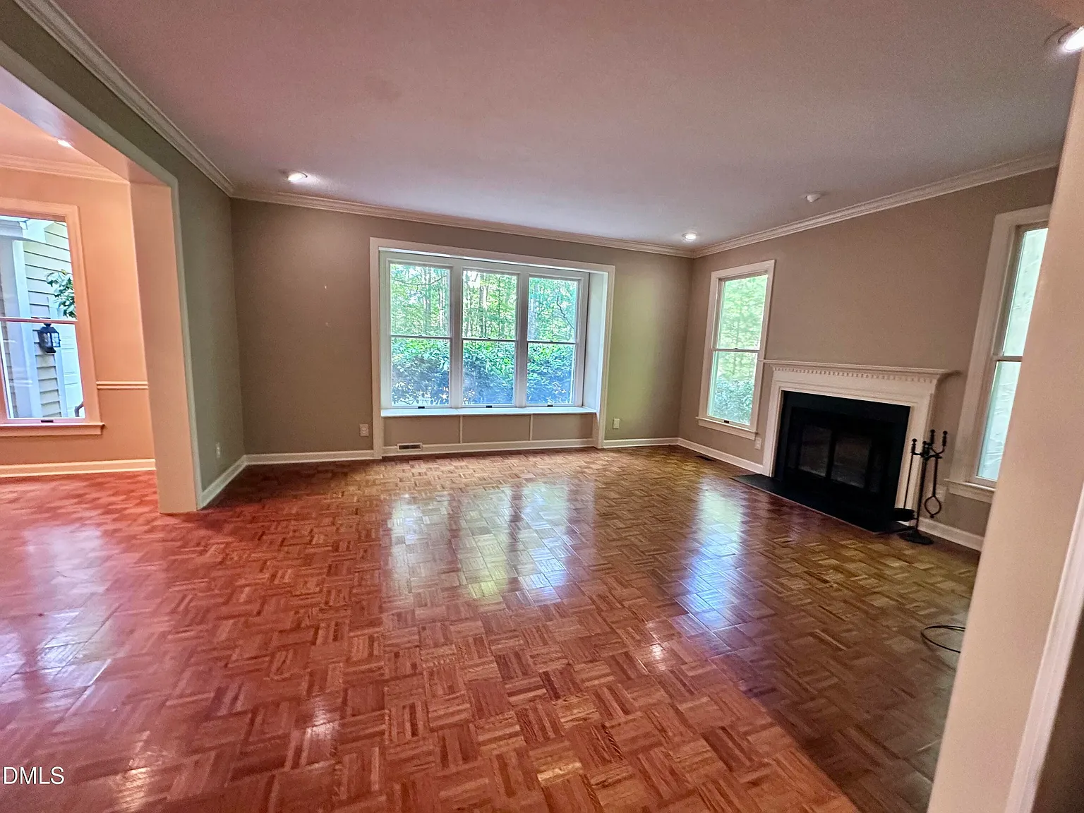 4 bed, 2.5 bath, 2683 sqft, $2,850 — Photo 4
