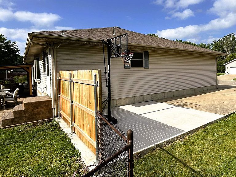 Listing photo 5