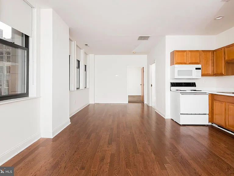 1411-4 Walnut St #803 — Photo 4