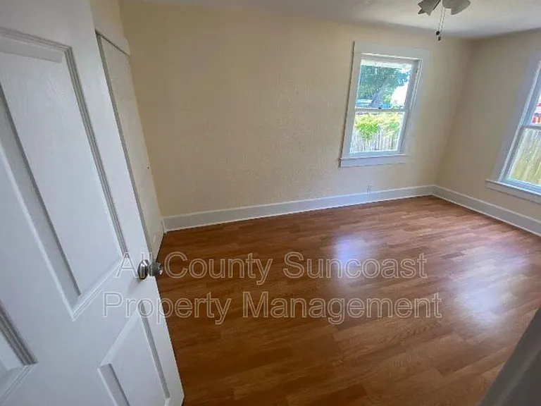 713 Seneca St #D — Photo 6