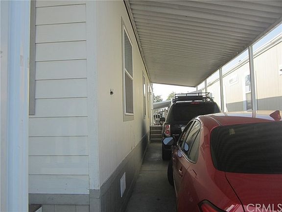 4th image of 721 E 9th St Space 75B
