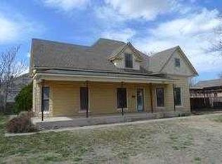 703 El Paso St, Plainview, TX 79072
